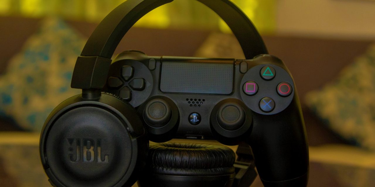 Best gaming controllers and headsets under AED 300 for that ultimate gaming experience