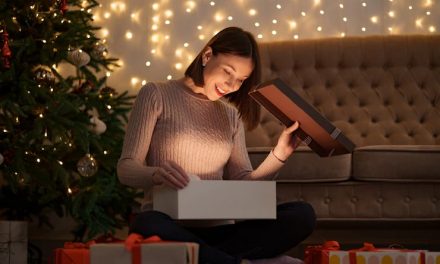Christmas gifts under AED 20 for a pocket-friendly festive season